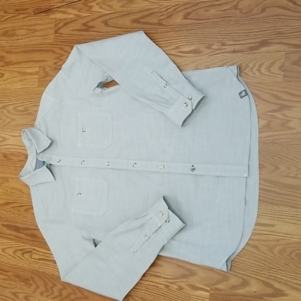 The northface long‎ sleeve dress shirt med